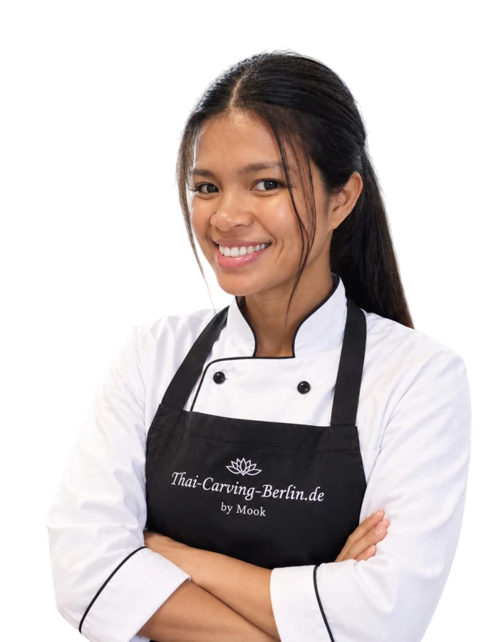 Mook, Kursleiterin bei Thai Carving Berlin